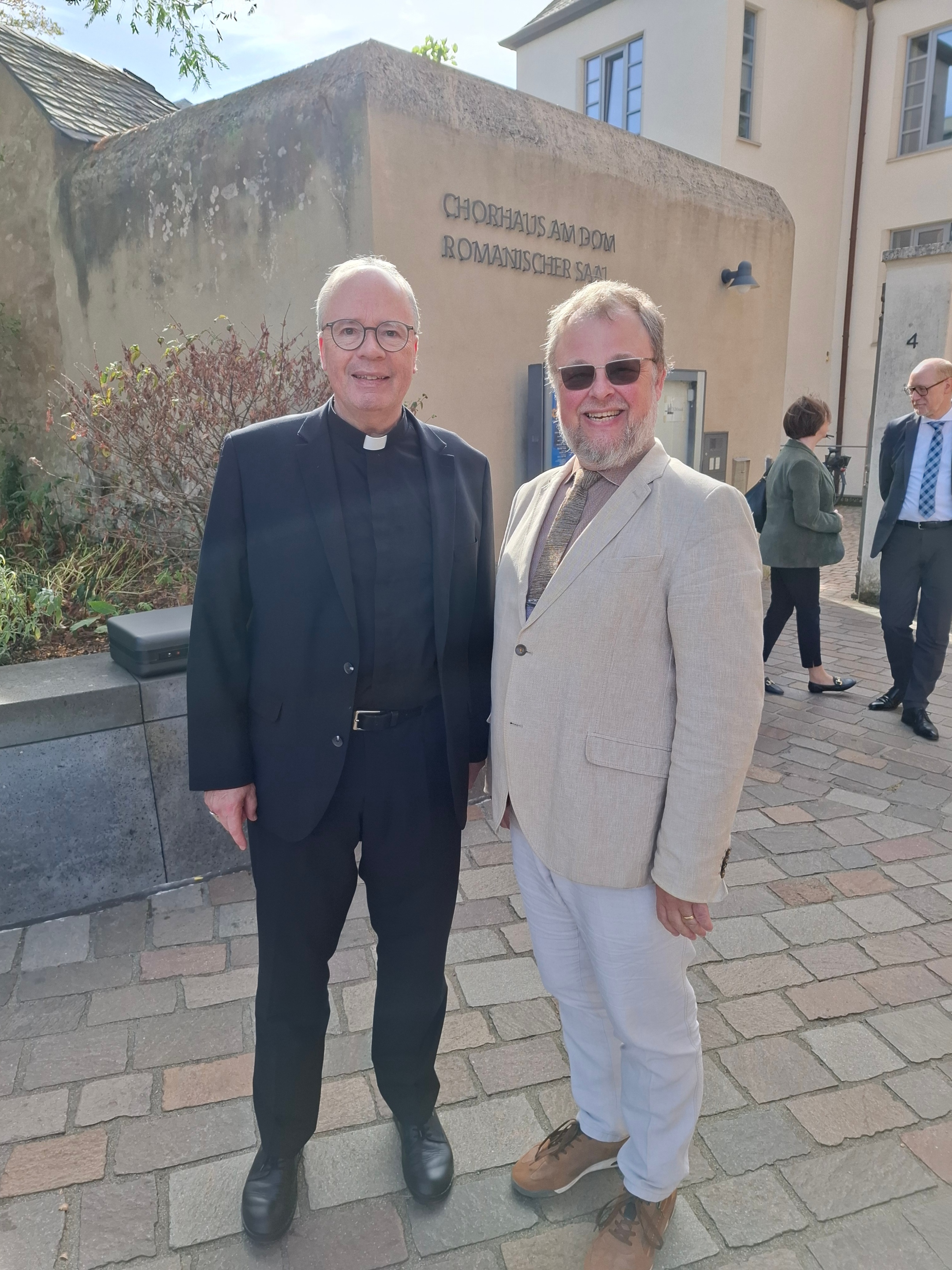 Burkhard Esten mit Bischof Ackermann